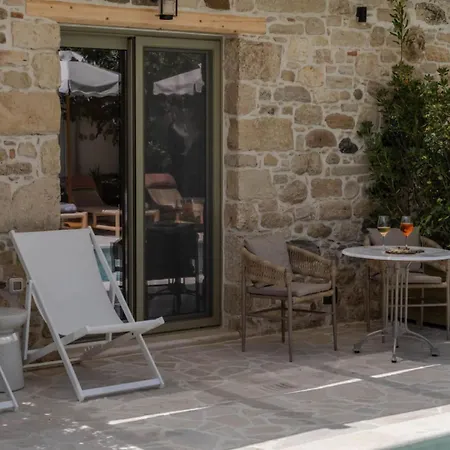 St.ten Stone Built Village Hotel Agioi Deka (Crete)