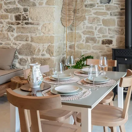 St.ten Stone Built Village Hotel