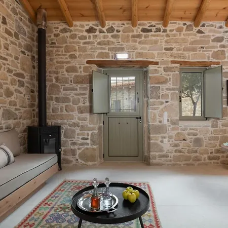 St.ten Stone Built Village Hotel *