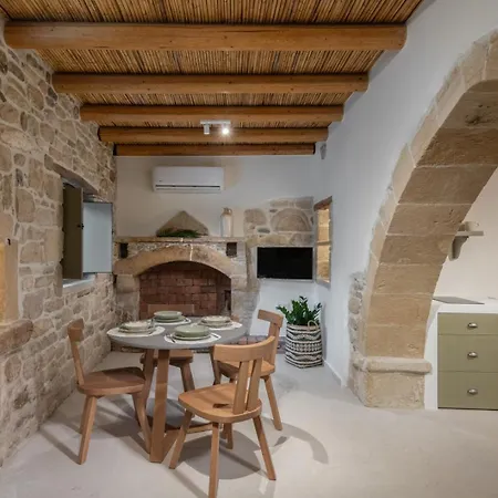 St.ten Stone Built Village Hotel