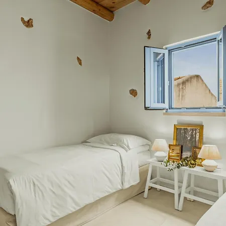 St.ten Stone Built Village Hotel Agioi Deka (Crete)